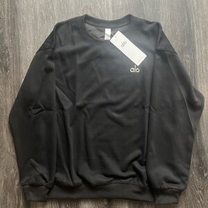 ALO Yoga Men's Classic Black Crewneck Sweater